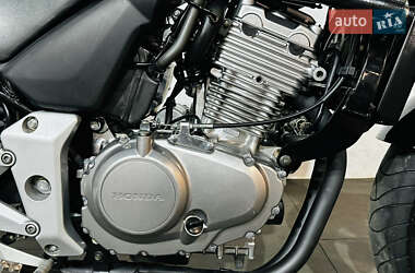 Мотоцикл Без обтекателей (Naked bike) Honda CBF 500 2004 в 