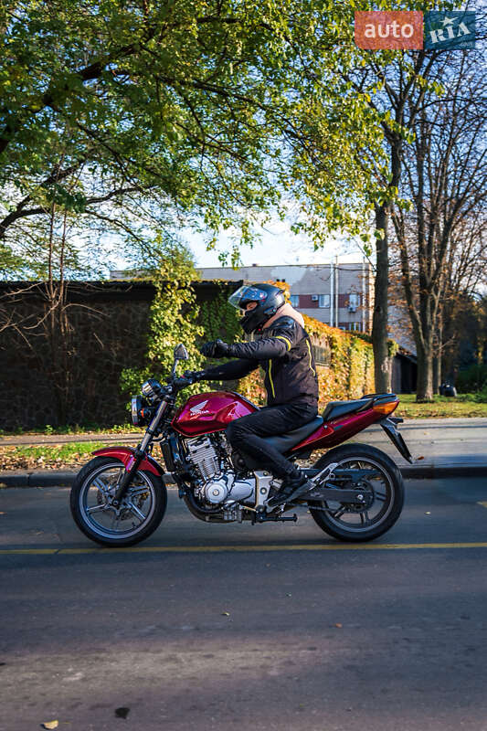 Мотоцикл Классик Honda CBF 500 2006 в Ворзеле фото Мотоцикл Классик Honda CBF 500 2006 в Ворзеле