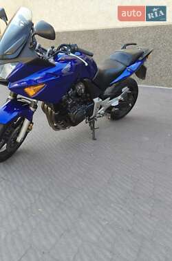 Мотоцикл Спорт-туризм Honda CBF 600 2004 в 