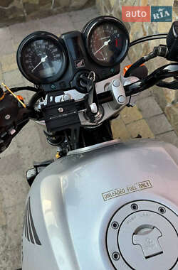Мотоцикл Без обтекателей (Naked bike) Honda CBF 600 2004 в 