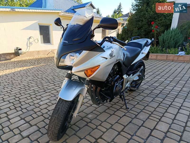 Мотоцикл Спорт-туризм Honda CBF 600 2004 в 