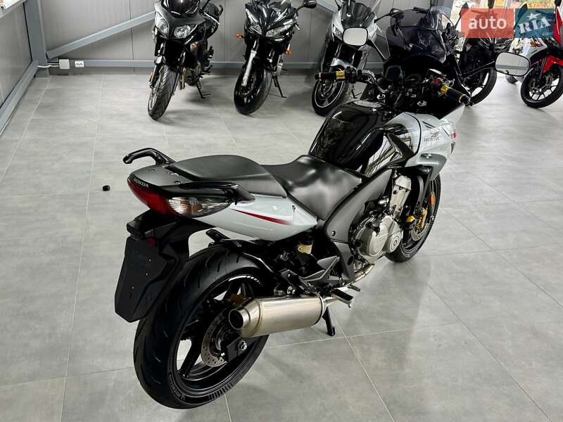 Мотоцикл Спорт-туризм Honda CBF 600 2010 в Хмельницком фото 3 Мотоцикл Спорт-туризм Honda CBF 600 2010 в Хмельницком