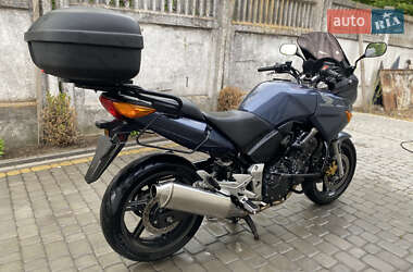 Спортбайк Honda CBF 600S 2004 в 