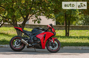 Спортбайк Honda CBR 1000F 2008 в Кременчуге