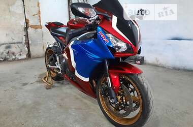 Спортбайк Honda CBR 1000RR 2010 в Кропивницькому