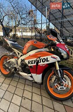 Спортбайк Honda CBR 1000RR 2009 в Заставній