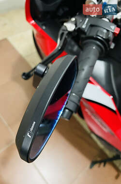 Спортбайк Honda CBR 1000RR 2012 в 