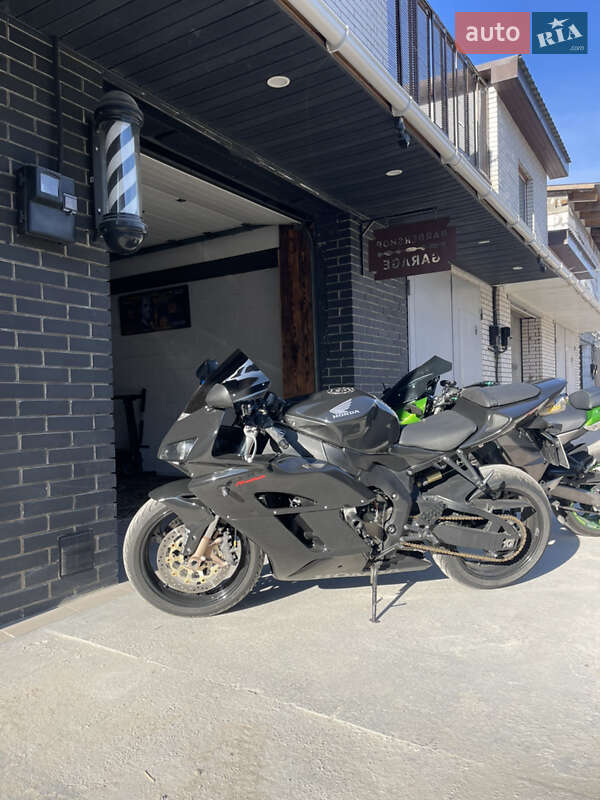 Спортбайк Honda CBR 1000RR 2005 в Києві