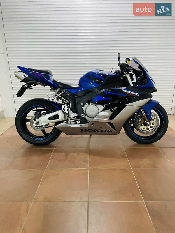 Спортбайк Honda CBR 1000RR 2007 в Киеве