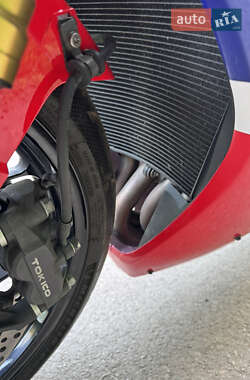 Спортбайк Honda CBR 1000RR 2023 в 