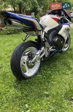 Спортбайк Honda CBR 1000RR 2006 в 