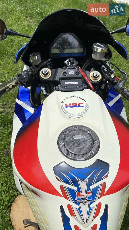 Спортбайк Honda CBR 1000RR 2006 в Ивано-Франковске