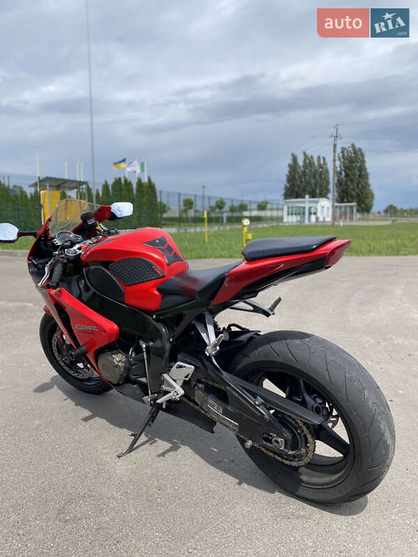 Спортбайк Honda CBR 1000RR 2008 в Броварах фото 3 Спортбайк Honda CBR 1000RR 2008 в Броварах