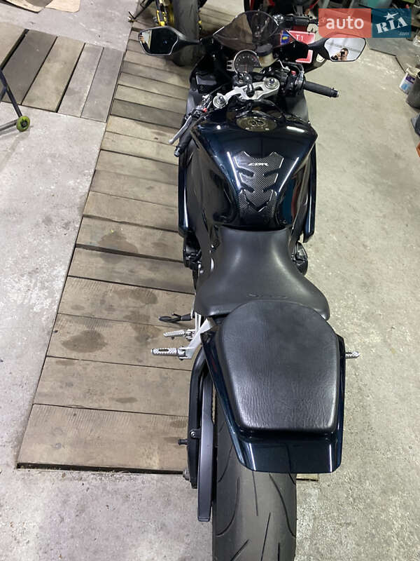 Спортбайк Honda CBR 1000RR 2008 в Богдановке