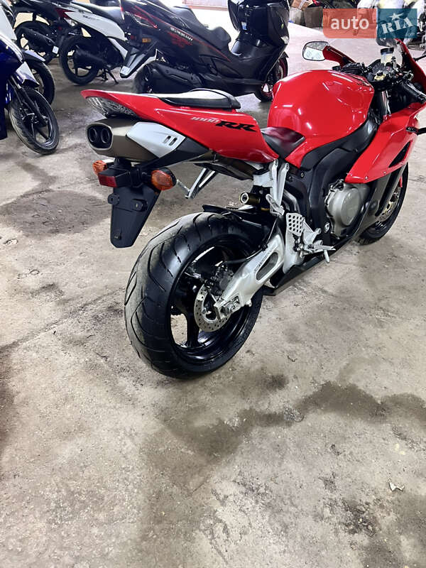 Спортбайк Honda CBR 1000RR 2004 в Житомире