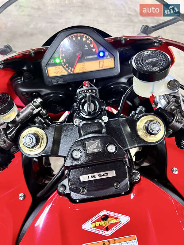 Спортбайк Honda CBR 1000RR 2004 в Житомире