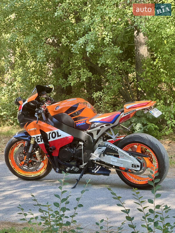 Спортбайк Honda CBR 1000RR 2008 в Новомосковську