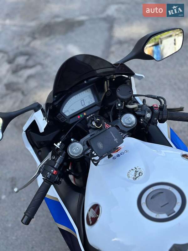 Спортбайк Honda CBR 1000RR 2016 в Запоріжжі