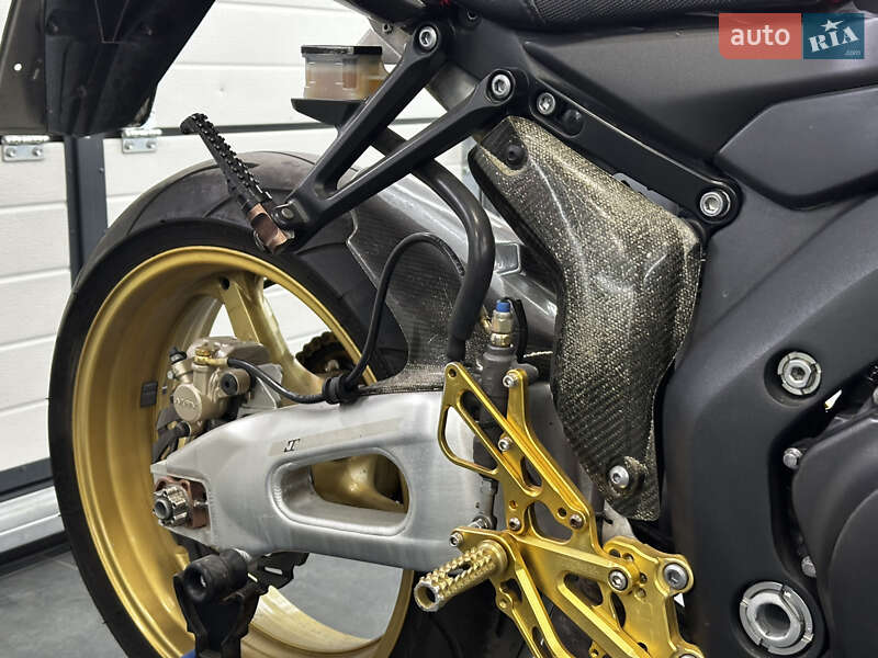 Спортбайк Honda CBR 1000RR 2007 в Киеве фото 20 Спортбайк Honda CBR 1000RR 2007 в Киеве