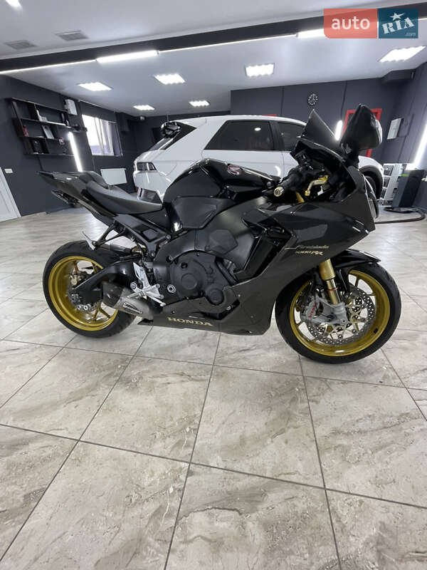 Спортбайк Honda CBR 1000RR 2017 в Кривом Роге