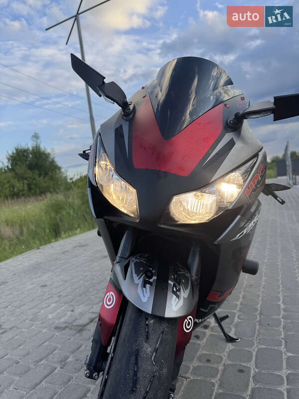 Спортбайк Honda CBR 1000RR 2012 в Жовкві