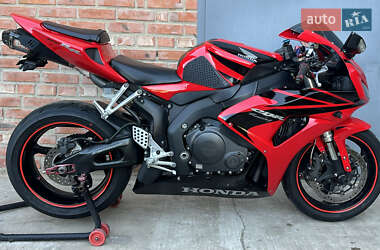 Спортбайк Honda CBR 1000RR 2007 в 