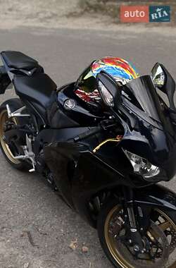 Спортбайк Honda CBR 1000RR 2009 в Харькове