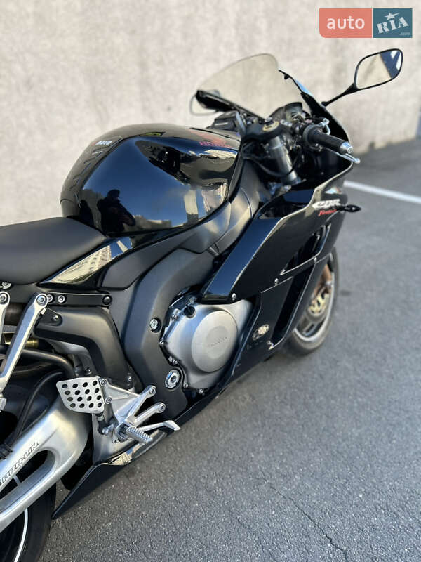 Спортбайк Honda CBR 1000RR 2004 в Києві