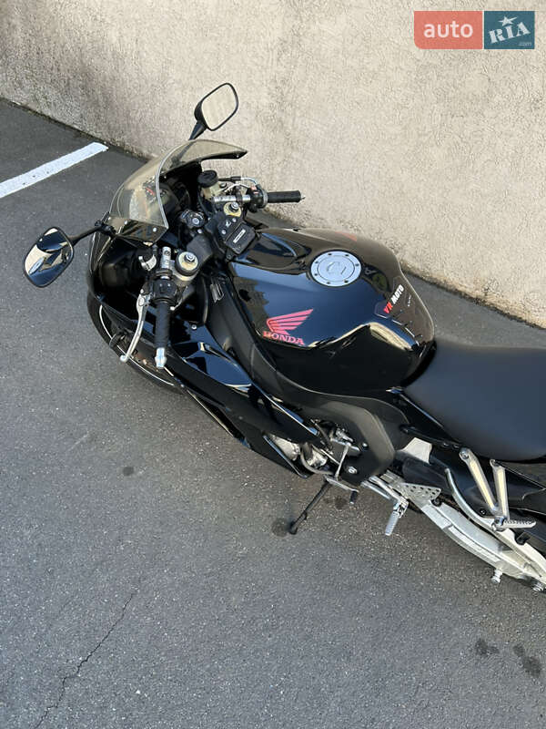 Спортбайк Honda CBR 1000RR 2004 в Києві