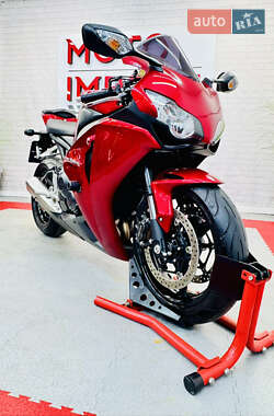 Спортбайк Honda CBR 1000RR 2009 в 