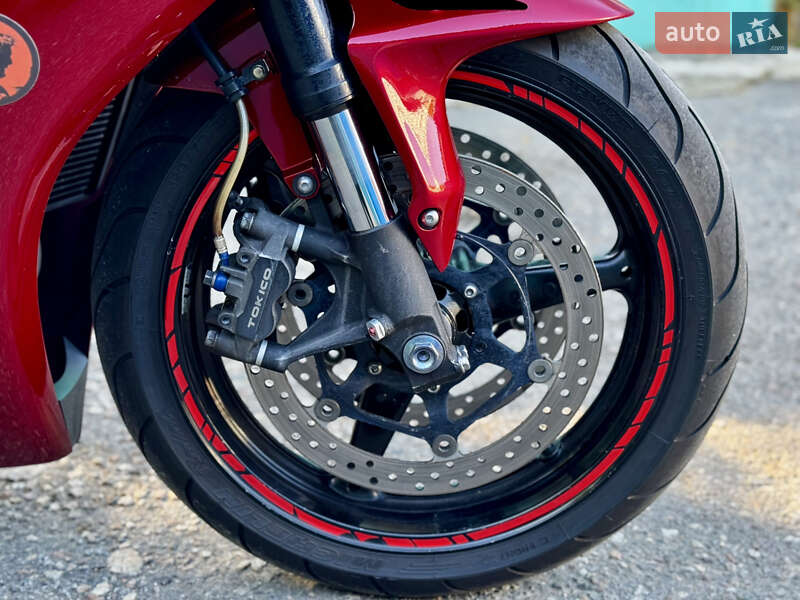 Спортбайк Honda CBR 1000RR 2010 в Одесі фото 17 Спортбайк Honda CBR 1000RR 2010 в Одесі