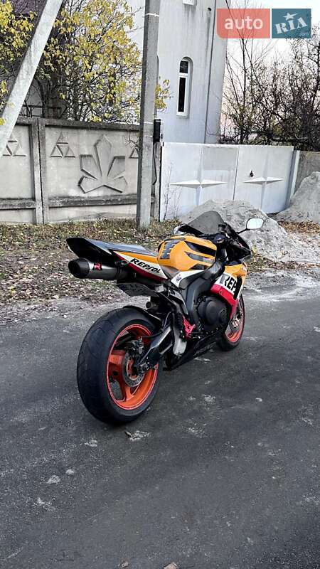 Спортбайк Honda CBR 1000RR 2007 в Гореничах
