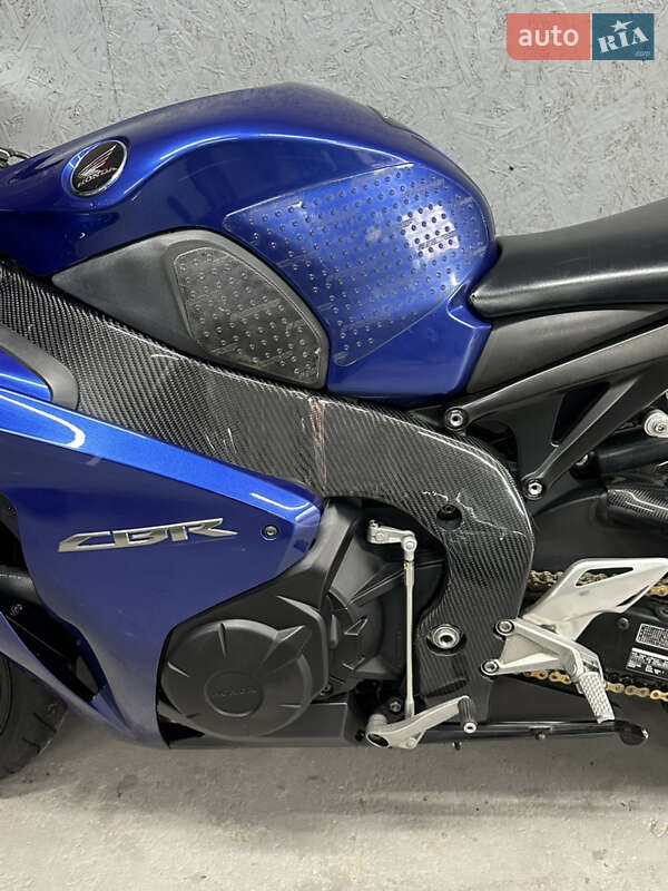 Спортбайк Honda CBR 1000RR 2008 в Ніжині фото 17 Спортбайк Honda CBR 1000RR 2008 в Ніжині