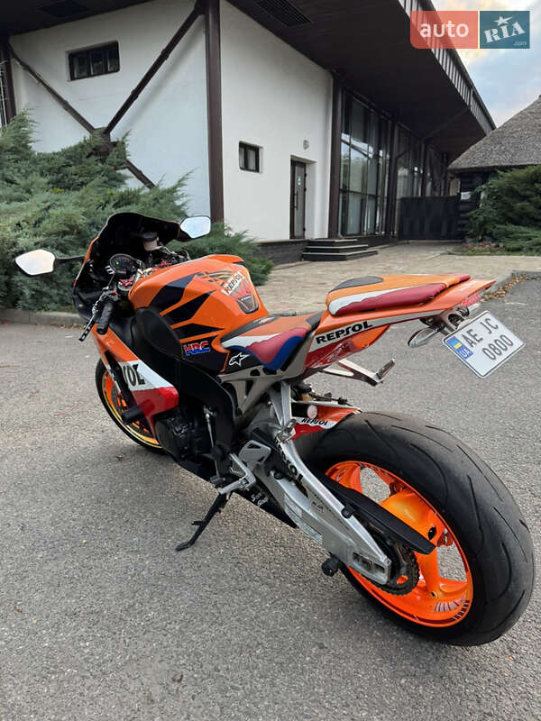 Спортбайк Honda CBR 1000RR 2008 в Новомосковську