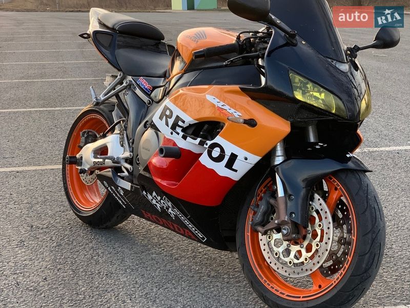 Honda CBR 1000RR 2005