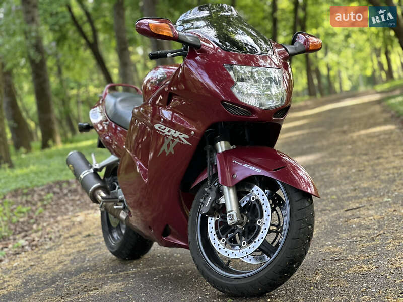 Мотоцикл Спорт-туризм Honda CBR 1100XX Blackbird 1997 в Чернігові фото 4 Мотоцикл Спорт-туризм Honda CBR 1100XX Blackbird 1997 в Чернігові