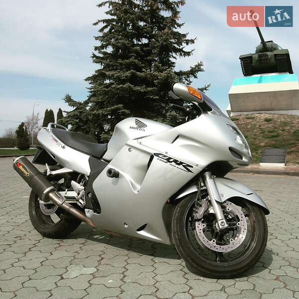 Мотоцикл Спорт-туризм Honda CBR 1100XX 2001 в Дубно