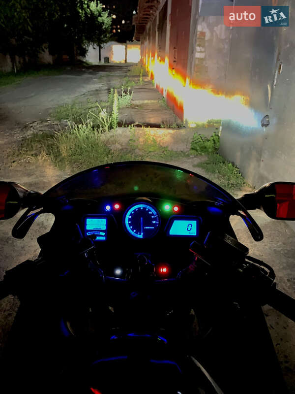 Спортбайк Honda CBR 1100XX 2006 в Рівному фото 9 Спортбайк Honda CBR 1100XX 2006 в Рівному