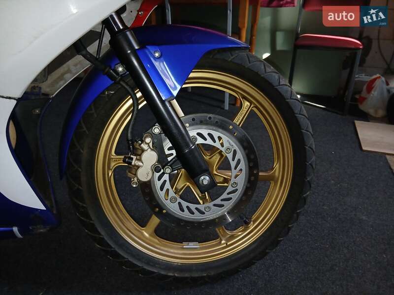 Грузовые мотороллеры, мотоциклы, скутеры, мопеды Honda CBR 125R 2009 в Украинке