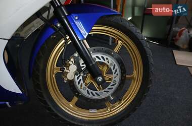 Грузовые мотороллеры, мотоциклы, скутеры, мопеды Honda CBR 125R 2009 в 