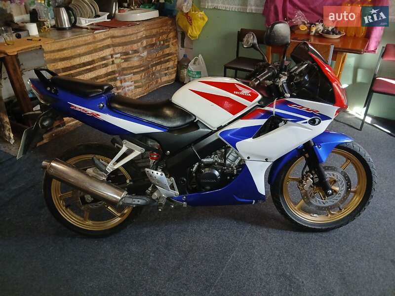 Грузовые мотороллеры, мотоциклы, скутеры, мопеды Honda CBR 125R 2009 в Украинке