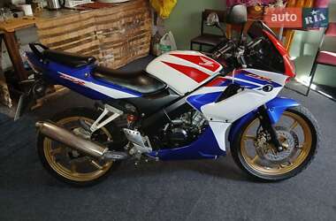 Грузовые мотороллеры, мотоциклы, скутеры, мопеды Honda CBR 125R 2009 в 