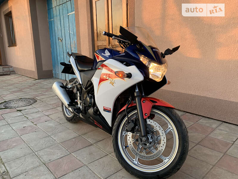 Спортбайк Honda CBR 250R 2011 в Черновцах