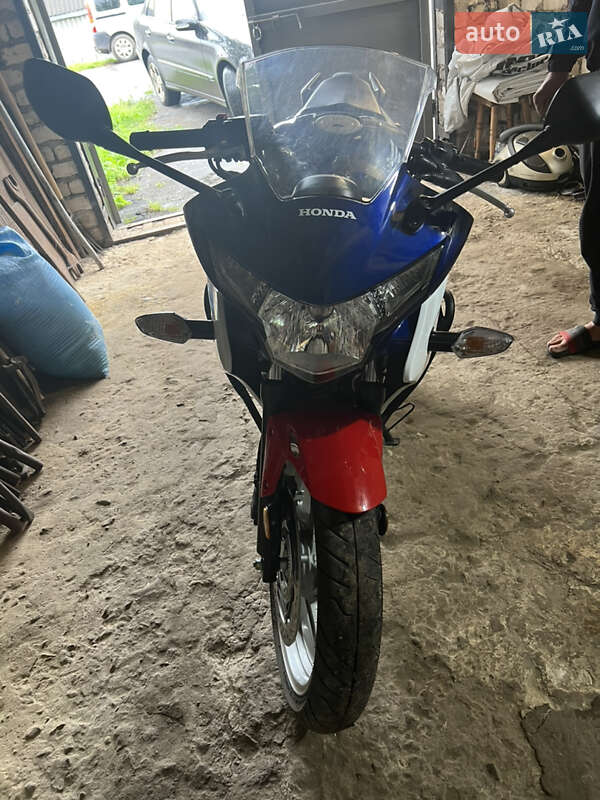 Мотоцикл Многоцелевой (All-round) Honda CBR 250R 2012 в Полтаве