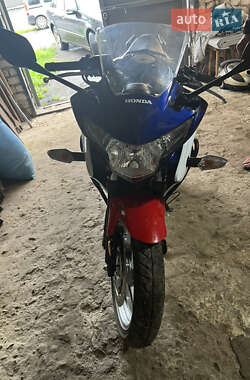 Мотоцикл Многоцелевой (All-round) Honda CBR 250R 2012 в 