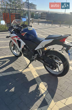 Спортбайк Honda CBR 250R 2012 в Крюковщине