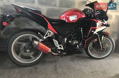 Мотоцикл Спорт-туризм Honda CBR 250R 2011 в 