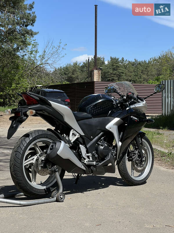 Мотоцикл Спорт-туризм Honda CBR 250R 2011 в Киеве