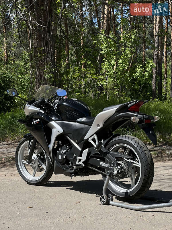 Мотоцикл Спорт-туризм Honda CBR 250R 2011 в Киеве