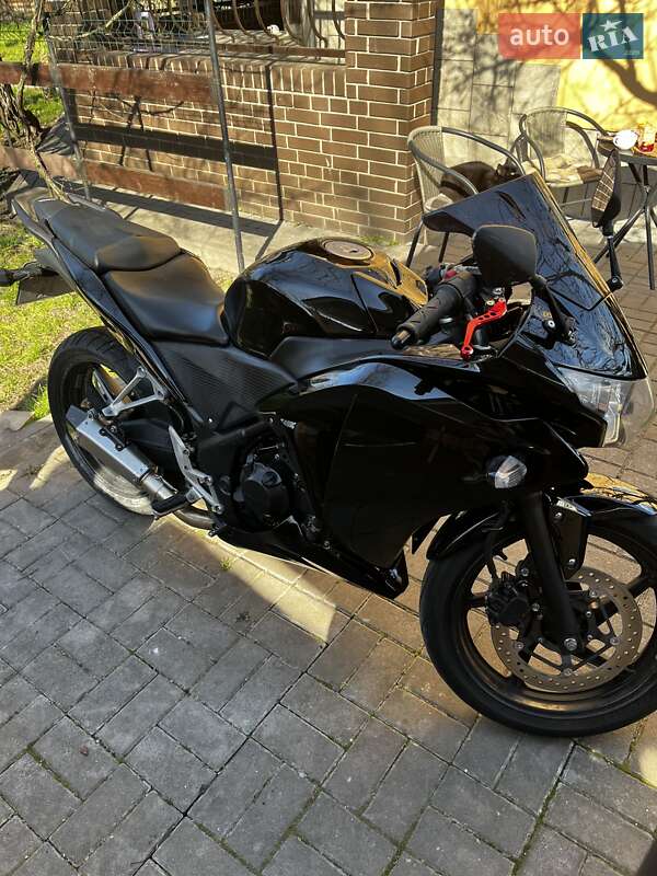 Мотоцикл Спорт-туризм Honda CBR 250R 2016 в Киеве фото 2 Мотоцикл Спорт-туризм Honda CBR 250R 2016 в Киеве